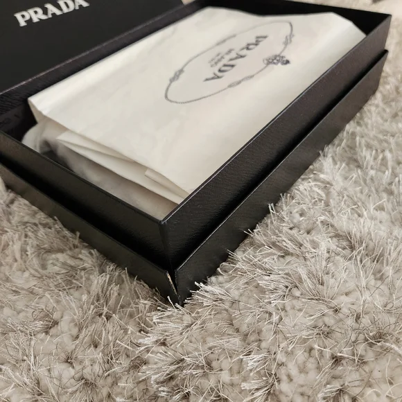 AUTHENTIC PRADA Contenitori Piatti Pink Orchidea Saffiano Clutch - Picture 12 of 16